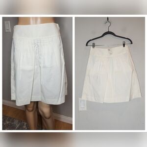 NWT Banana Republic White cotton/nylon/spandex skirt.  Size 2. Pockets